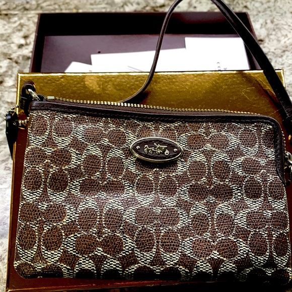 Coach wristlet - Picture 1 of 2
